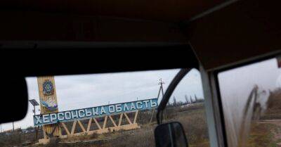 "Страшнее всего было, когда горел аэропорт". Как жители Чернобаевки пережили оккупацию и что думают о мемах