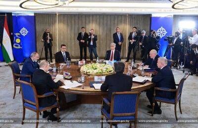 «Нам всем нужен мир, война никому не нужна». Лукашенко принял участие в саммите ОДКБ в Ереване