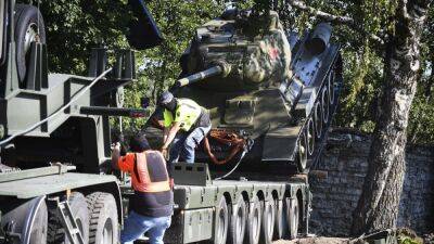 Власти Эстонии рекомендовали снести 244 советских памятника