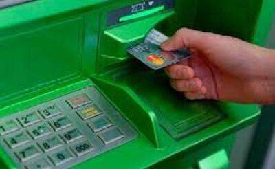 Приват увеличил лимиты на снятие в банкоматах с карт всех украинских банков