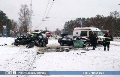 В Бобруйске столкнулись три машины, госпитализированы четыре человека