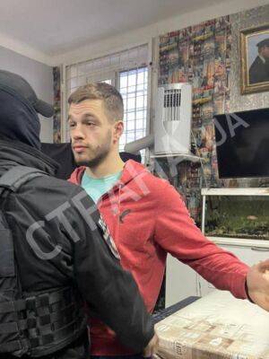 Смотрящий и его помощник подозреваются в торговле наркотиками. Появились фото обыска в Лукьяновском СИЗО в Киеве
