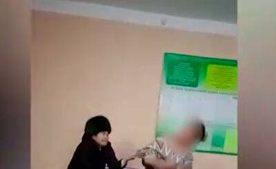 В Андижанской области семиклассница напала на учительницу