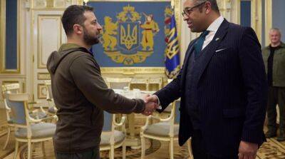 Глава МИД Британии впервые прибыл в Киев и встретился с Зеленским