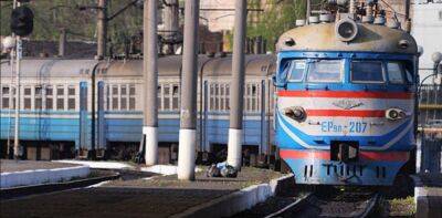 Із запізненням за маршрутом прямують 14 поїздів "Укрзалізниці": 2 поїзда спізнюються на 9 годин