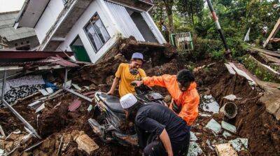 Количество погибших в результате землетрясения в Индонезии превысило 300 человек