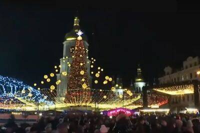Новогодняя елка появится на Софийской площади, несмотря на просьбы украинцев не делать этого: "Чтобы у детей было хорошее настроение"