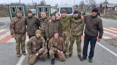 Украина освободила еще 12 своих людей: среди них защитники Мариуполя, ЧАЭС и Змеиного