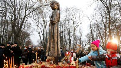 В день памяти Голодомора Зеленский объявил инициативу "Зерно из Украины"