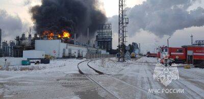 У Росії горить нафтопереробний завод: відео