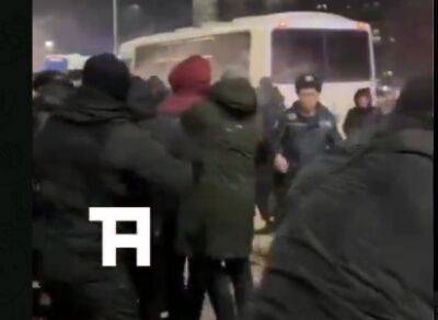Вышли против Токаева? В Казахстане произошли столкновения митингующих с полицией, десятки человек задержаны