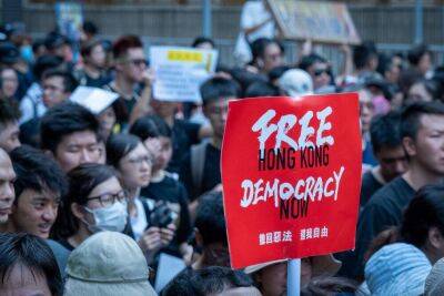 Демонстранты в Китае требуют прекращения локдаунов и отставки Си Цзиньпина