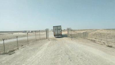 Иранским фурам разрешили въезжать в Туркменистан через КПП Инчех-Борун