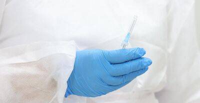 В Гродненской области курс первичной вакцинации против коронавирусной инфекции прошли более 71,5 процента населения. Медики рекомендуют не снижать профилактические меры