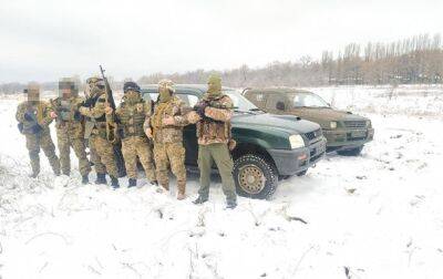 Волонтеры Favbet Foundation передали защитникам Украины пять автомобилей