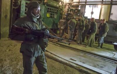 Нерентабельно утримувати: окупанти готуються до масового закриття шахт на Донбасі