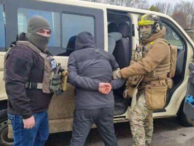 В СБУ заявили о задержании в Херсоне предателей, которые помогали оккупантам в "СИЗО", где пытали похищенных мирных жителей