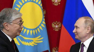 "С глубоким политическим значением": президент Казахстана посетил Москву
