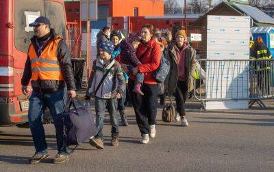 Колти та житло для кожного. Як Європа готується до зимової хвилі біженців