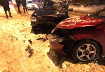 В Конаково водитель легковушки выехал на встречную полосу и устроил ДТП с пострадавшим