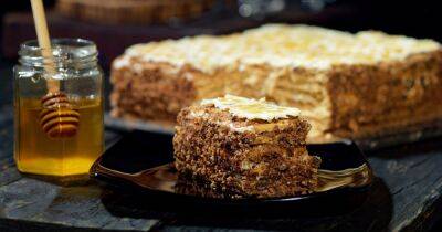 Медовое пирожное: простой рецепт вкусного десерта