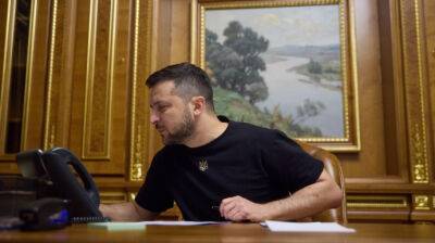 Зеленский обсудил с Шольцом защиту Украины от ракетных ударов РФ