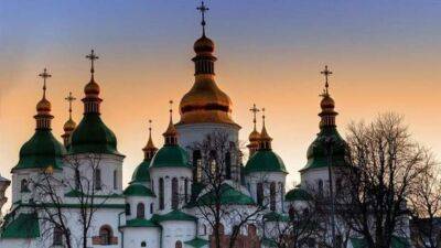 На куполах Софійського собору у Києві оновлять позолоту