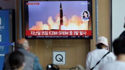 Северная Корея снова запустила баллистическую ракету в сторону Японского моря