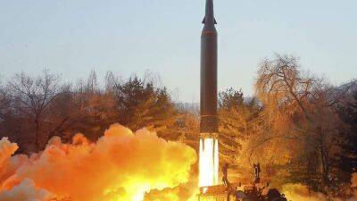 КНДР снова запустила баллистические ракеты над Японией