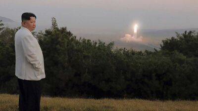 Северная Корея снова запустила ракеты в сторону Японии