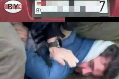 Лукашисты разбили голову мужчине за белорусскую наклейку на авто
