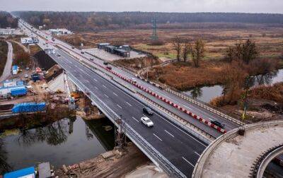Под Киевом восстановили мост на Житомирской трассе