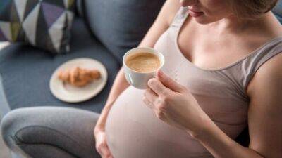 Доказано: избыток кофеина во время беременности влияет на рост ребенка