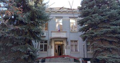 ВСУ уничтожили здание оккупационной администрации в Голой Пристани (видео)
