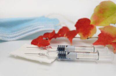 Pfizer-BioNTech тестирует комбинированную вакцину от COVID и гриппа