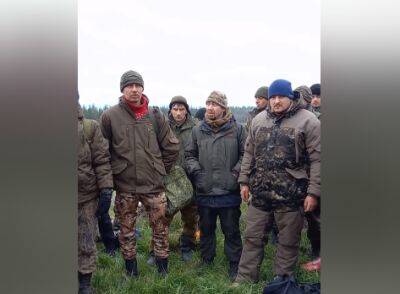 Російські "мобіки" відмовилися воювати та дійшли пішки до кордону на Луганщині, їх повернули назад в Україну