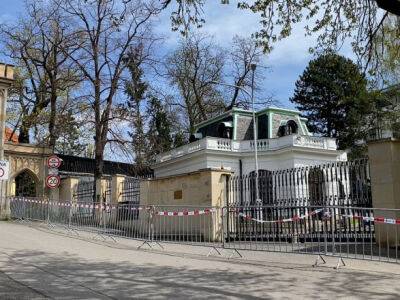 "Подарок путину": в Чехии просят отключить посольство россии от электричества