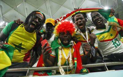 Сенегал ярко отпраздновал выход сборной в плей-офф ЧМ-2022 - korrespondent.net - Украина - Англия - Франция - Эквадор - Сенегал