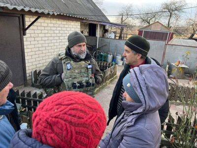 "Обстріли тривають, прилітає й досі": Гайдай відвідав звільнені села Луганщини