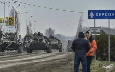 Дороги переполнены: россияне вывозят с Херсонщины награбленное