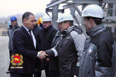 Премьер-министр Беларуси Роман Головченко ознакомился с ходом строительства стеклозавода в Гродно