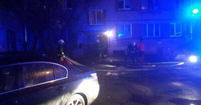 ФОТО. В Агенскалнсе горела квартира: пожарные успели спасти человека