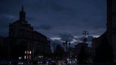 В Киеве без электричества остаются почти полмиллиона квартир