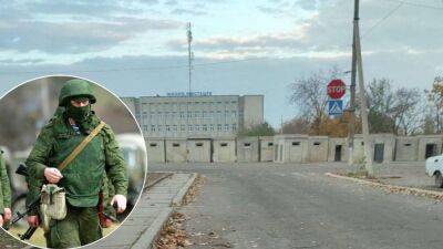 Похоже на общественные туалеты: оккупанты опозорились "линией обороны" в Новой Каховке