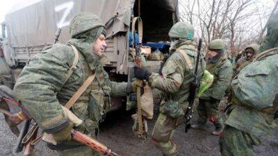 Колоссальная экологическая угроза на Херсонщине: россияне подрывают суда с горючим на Днепре
