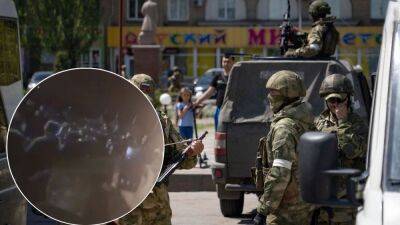 С ржавым оружием и без еды: в Казани "мобики" устроили бунт