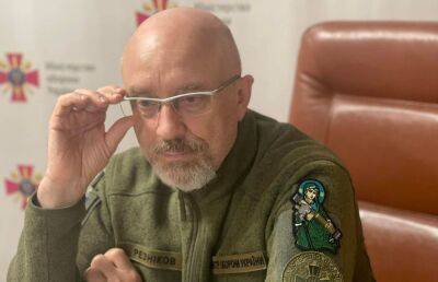 Опыт переговорщика позволил привлечь максимум вооружения извне: эксперт о годе работы Резникова