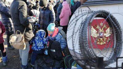 Загнали в психбольницу в Крыму: оккупанты депортировали 12 детей из Олешковского детдома