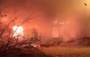 В Белгородской области РФ вспыхнул масштабный пожар в помещении с мобилизованными