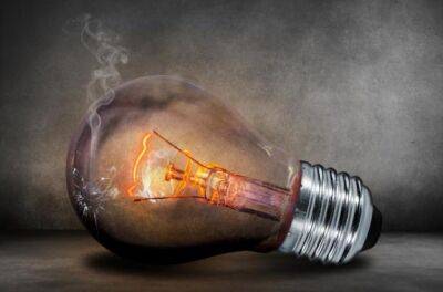 Укрэнерго продолжает отключение электроэнергии: где сегодня не будет света